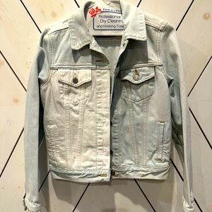 Levi’s cropped denim jacket, light wash and white size small- fits like xS)